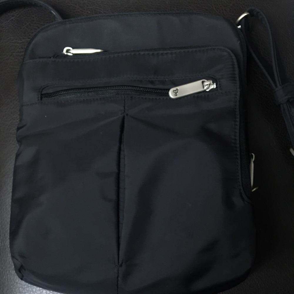 Travelon classic light slim crossbody bag